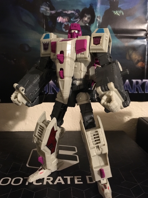 Power Of The Primes Voyager Class Hun Gurrr   In Hand Images   (1 of 8)